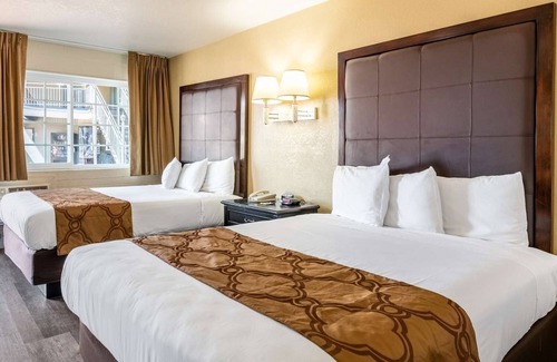 Flagstaff Hotel | Four Rooms | Complimentary Continental Breakfast | Near Historic Downtown