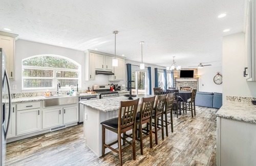 Thompsonville House | Four-season retreat with fireplace, firepit, grill, WiFi & central AC