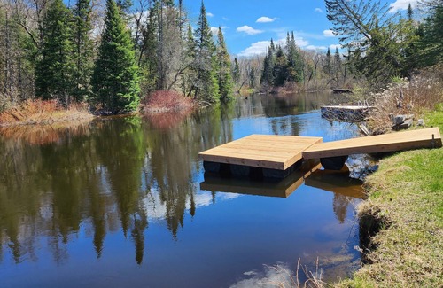 Minden Hills Cottage | Four Season waterfront Cottage on Irondale River over