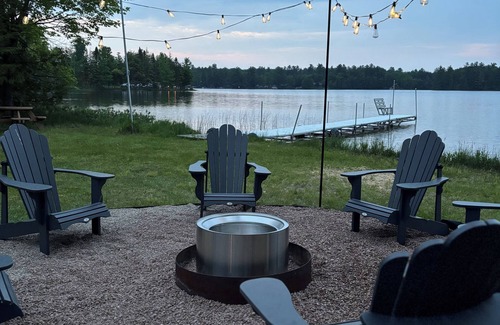 Wetmore Cottage | Fox & Fern Cottage: Escape to Michigan's UP for a Breathtaking Fall Getaway