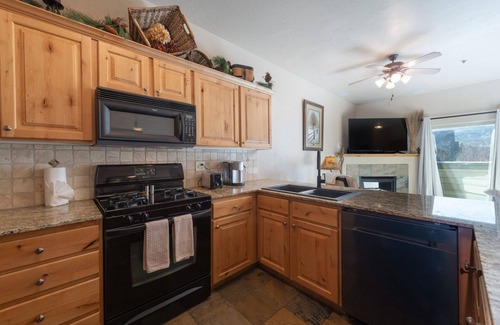 Kimball Junction Condo | Fox Point H5 In the Heart of New Park