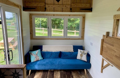 Foxley Cabin | Fox Tiny House is a wonderful place to escape to with all the home comforts you can imagine! A king-