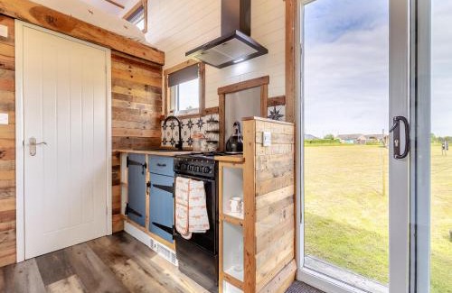 Foxley House | Fox Tiny House- Uk47395