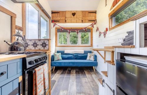 Foxley House | Fox Tiny House- Uk47395
