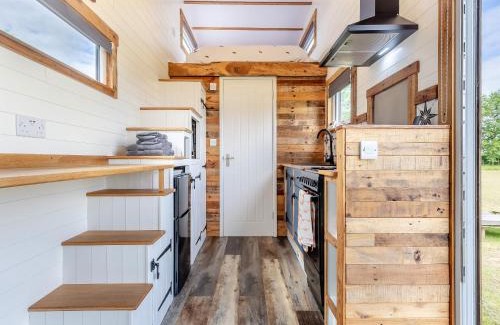 Foxley House | Fox Tiny House- Uk47395