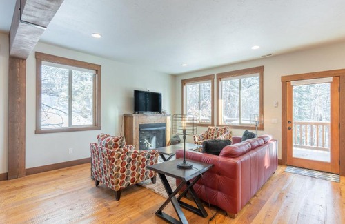 Columbia Falls House | Fox Trail