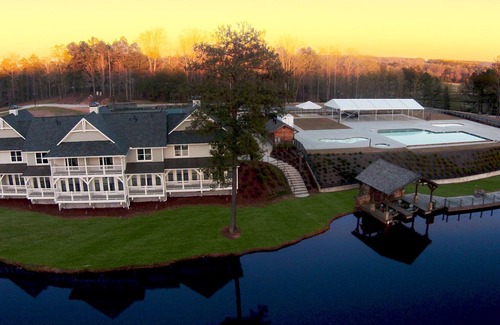 Douglasville Villa | Foxhall Resort Luxury Villa on Lake Located 25 Minutes from Airport