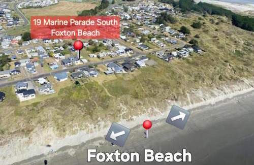 Foxton Beach House | Foxton Beach Bach 5 Star Location 2 Min Walk To Beach New Furnishings BBQ