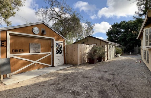 Mesa Verde Apartment | Foxtrot - Costa Mesa, Newport Beach, Couples Unit