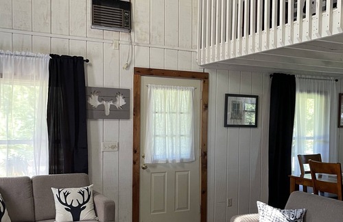 Columbia Cabin | Foxwood Cabins a peaceful get away in South Central Iowa Oak Woods