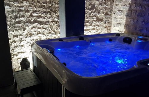 Le Petit-Quevilly Hotel | FOXYROOM