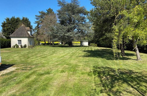 La Chapelle-du-Bois-des-Faulx House | 19th-century presbytery