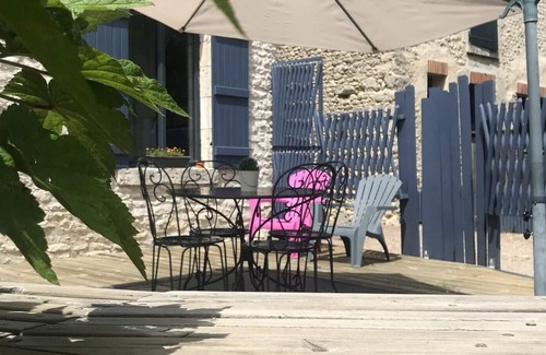 La Chapelle-Saint-Martin-en-Plaine House | Homerez - House for 4 ppl. with garden at La Chapelle-Saint-Martin-en-Plaine