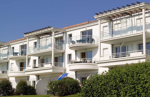 L'Aiguillon-sur-Vie Apartment | Le Domaine de Fontenelles by Interhome