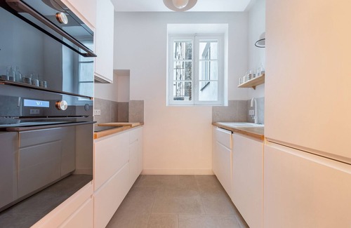Arsenal Apartment | François de Sales, 2BR/2BA, 6 people
