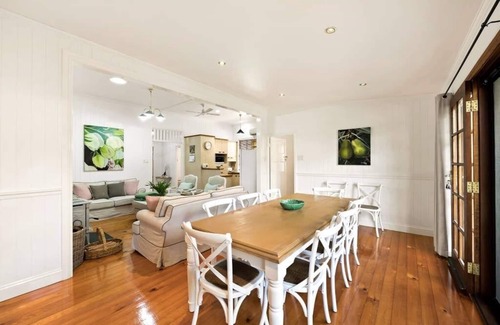 East Toowoomba House | Frangipani House - 3 bedroom Classic, Large, Comfy Queenslander in East Toowoomba