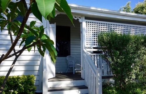 East Toowoomba House | Frangipani House - 3 bedroom Classic, Large, Comfy Queenslander in East Toowoomba