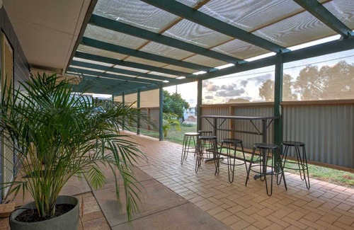 Exmouth House | Frangipani - Loads of space in this great family home