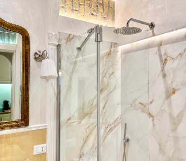 Rione III Colonna Apartment | Frattina Elegance Suite