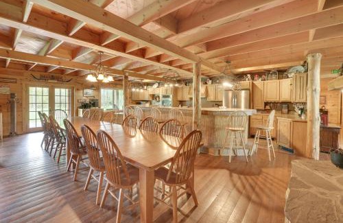 Fraziers Bottom House | Fraziers Bottom Cabin on 800 Acres of Land with Lake