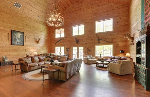 Fraziers Bottom House | Fraziers Bottom Cabin on 800 Acres of Land with Lake