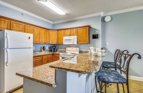 Bahama Beach Condo | FREE Activities! Summer Deals! Beach Access w/Amazing 16th Floor Views!