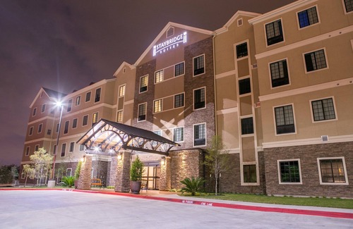 McNeil Condo | Free Breakfast + 24 Hour Business Center + Heated Pool | Close to University of Texas