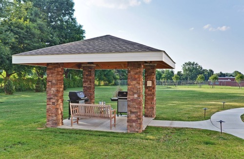 West Seneca Condo | Free Breakfast Buffet. Pool & Hot Tub. Gym Access.