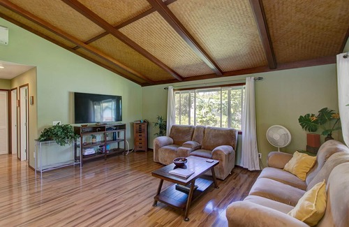 Keaau Cabin | FREE Cleaning at this Hawaiian Paradise Home