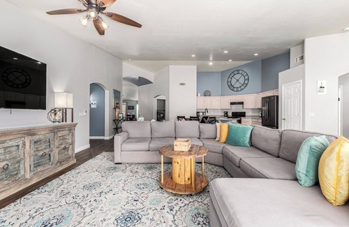 Desert Sunset House | FREE Heated Pool Near State Farm Stadium Family-Friendly Vacation Home