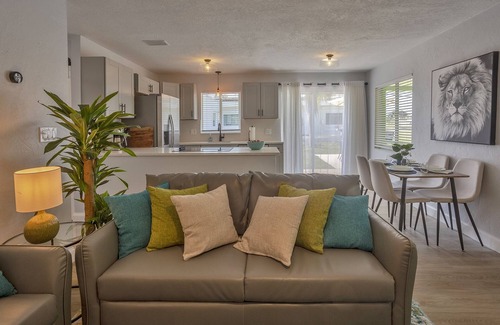 Dunedin Condo | Free Park Pass To Honeymoon Island 2 King Beds Beach Gear Provided Fast Wi-fi