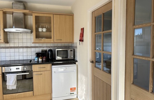 Littlemore House | Free Parking | Private Garden | Fully Equipped | Family Friendly | Bus Stop