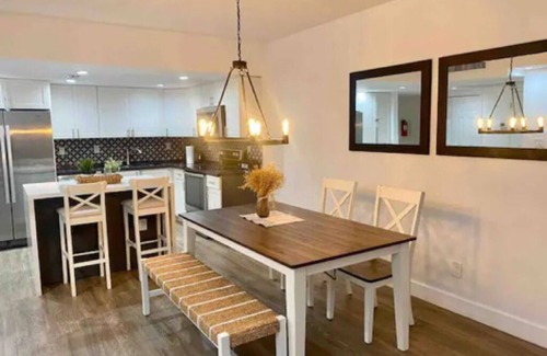Sunny Isles Beach Condo | FREE Parking-Across the Beach-Balcony-5Min to Aventura Mall