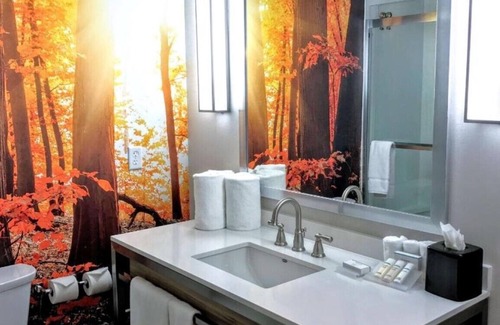 East Bloomington House | Free shuttle to the airport and mall