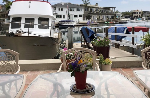 West Newport House | FREE USE OF BOAT, (21' Duffy) WITH GORGEOUS PROPERTY