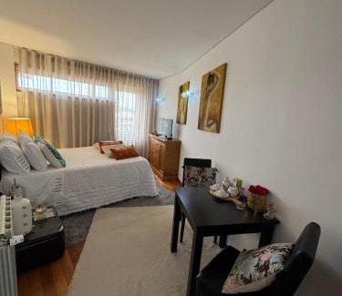 Maia House | Free Wave Rooms