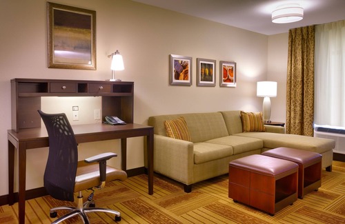 Cheyenne Apartment | FREE Wi-Fi + Breakfast | Fully Equipped Studio with Hot Tub Access
