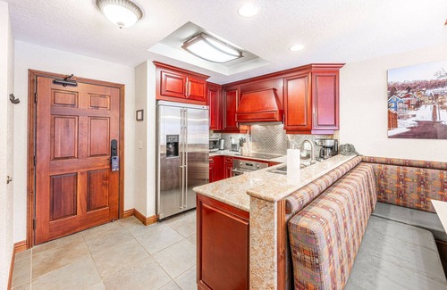 Park City Condo | *FREE ZIP LINE TOURS* Perfect Weekend Getaway | Updated Westgate Resort | Pools, Spa, Room Service