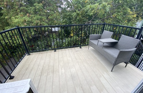 Laval-des-Rapides Condo | FreeParking Condo 2BRs 4beds AC Wi-Fi Smart TV