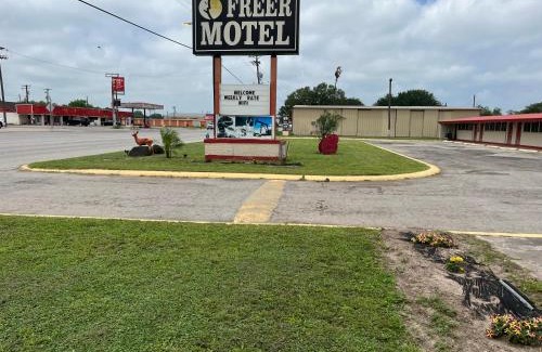 Freer Hotel | Freer Motel