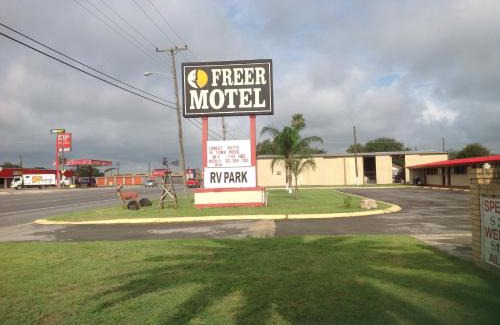 Freer Hotel | Freer Motel