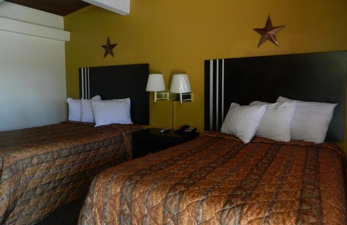 Freer Hotel | Freer Motel