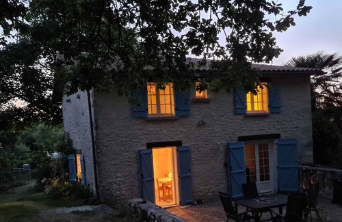 Sainte-Croix-de-Mareuil Other | Freistehende Alte 1824 Erbaute Scheune, die 1985 zum Haus Umgebaut