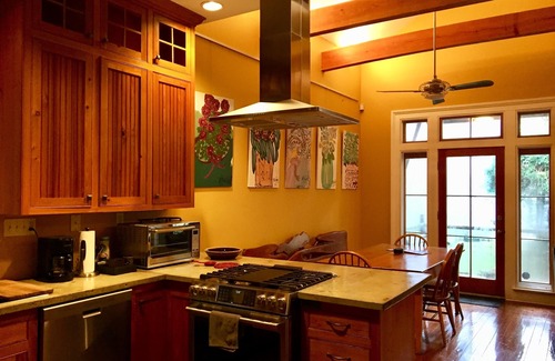 Arts/Warehouse District House | FRENCH QUARTER - WAREHOUSE DISTRICT - CONVENTION CENT - SPACIOUS PARKING - HOME