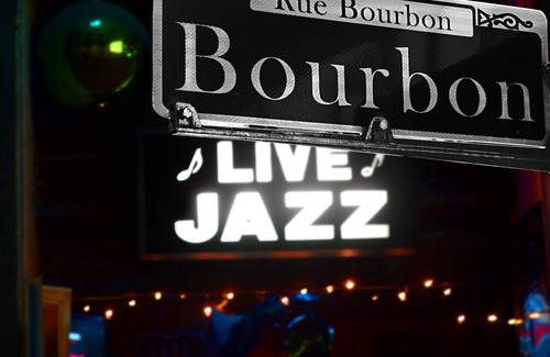 Arts/Warehouse District House | FRENCH QUARTER - WAREHOUSE DISTRICT - CONVENTION CENT - SPACIOUS PARKING - HOME