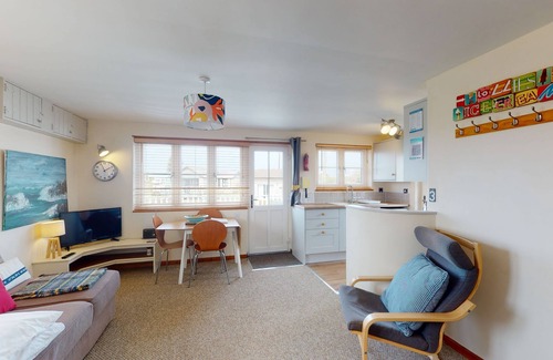 Hayle Cottage | Fresh, modern comforts in a charming beach bungalow, Lanteglos offers a holiday home from home
