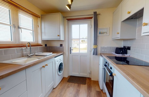 Hayle Cottage | Fresh, modern comforts in a charming beach bungalow, Lanteglos offers a holiday home from home