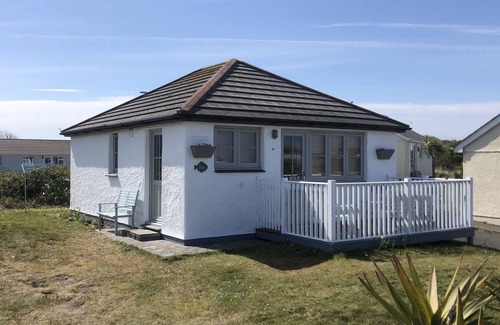 Hayle Cottage | Fresh, modern comforts in a charming beach bungalow, Lanteglos offers a holiday home from home