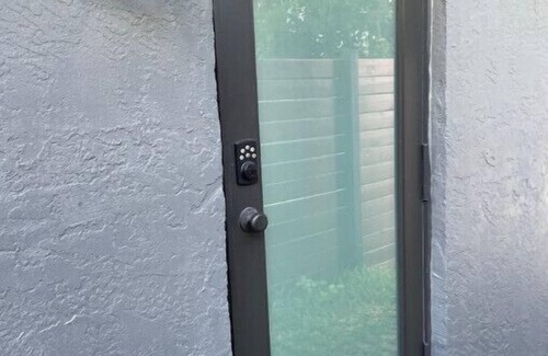 Oakland Park Apartment | Fresh Studio With Pool Close to Beach