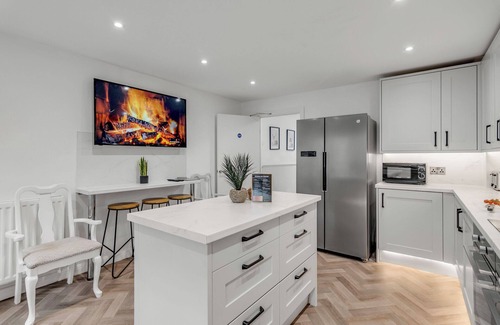 Norwich House | Freshly refurbished, Perfect for a family getaway or groups of contractors